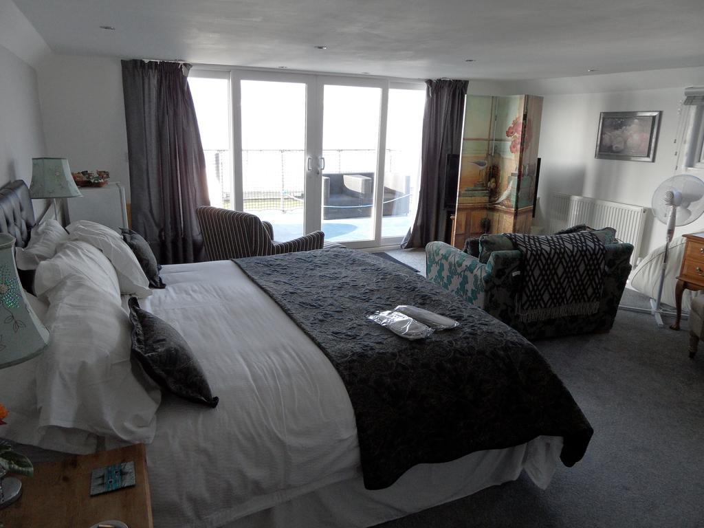Bed and Breakfast Houseboat Harbourside View à Newport  Extérieur photo