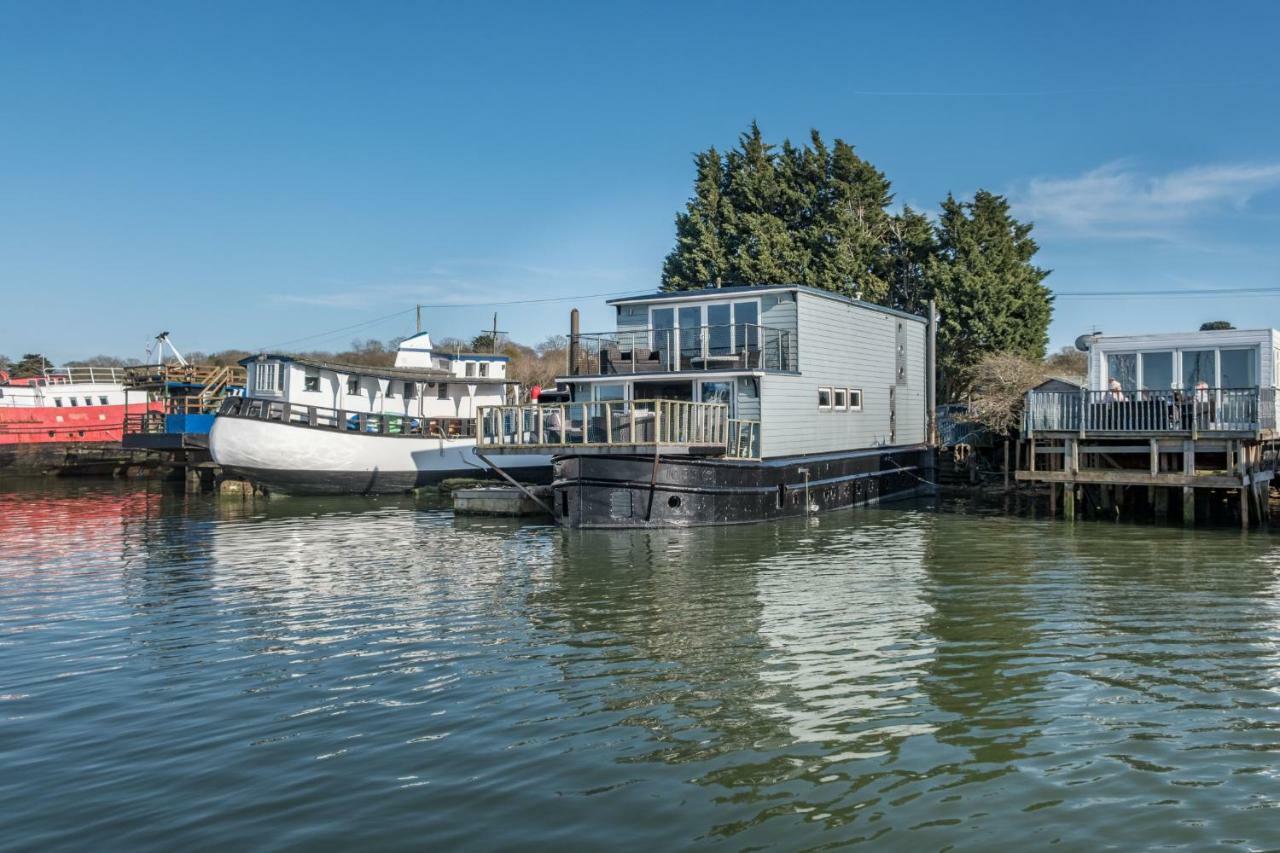 Bed and Breakfast Houseboat Harbourside View à Newport  Extérieur photo