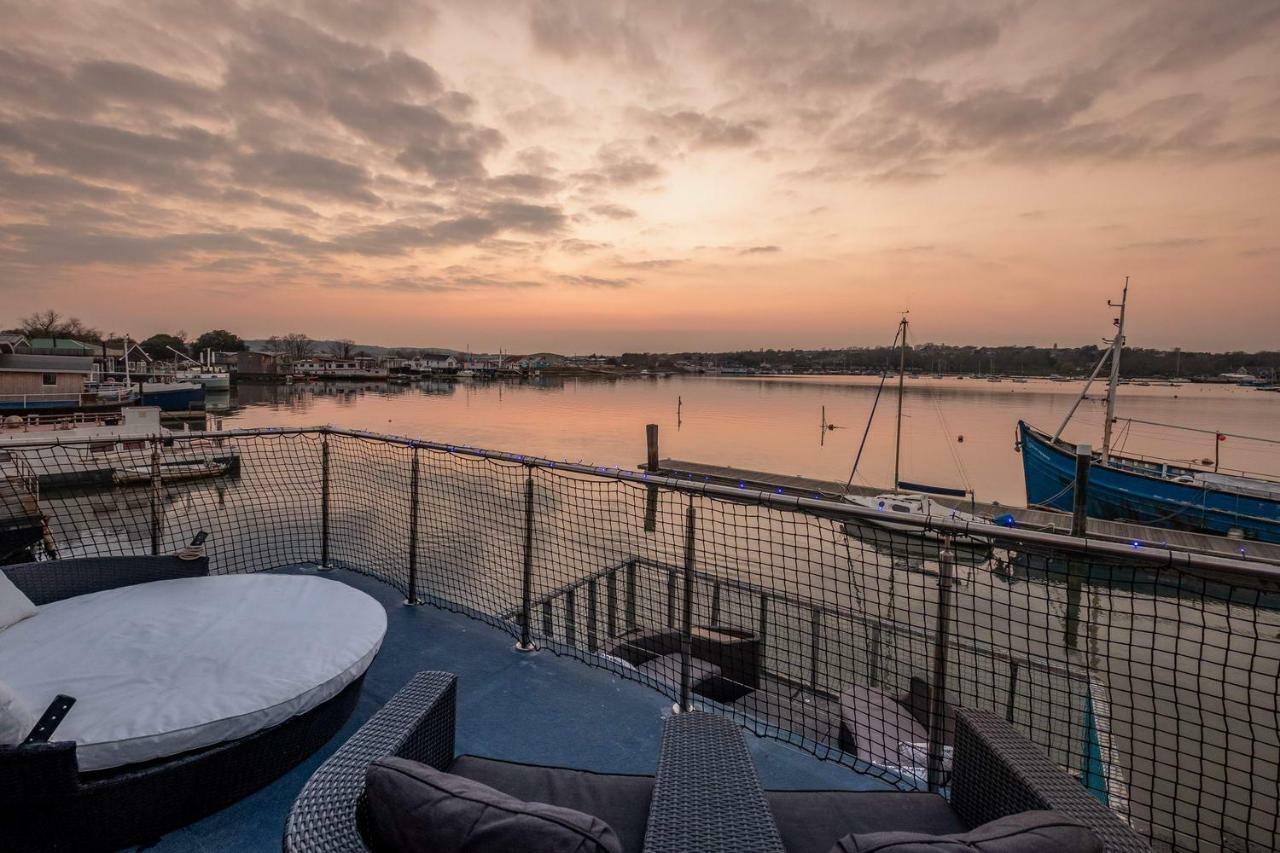 Bed and Breakfast Houseboat Harbourside View à Newport  Extérieur photo
