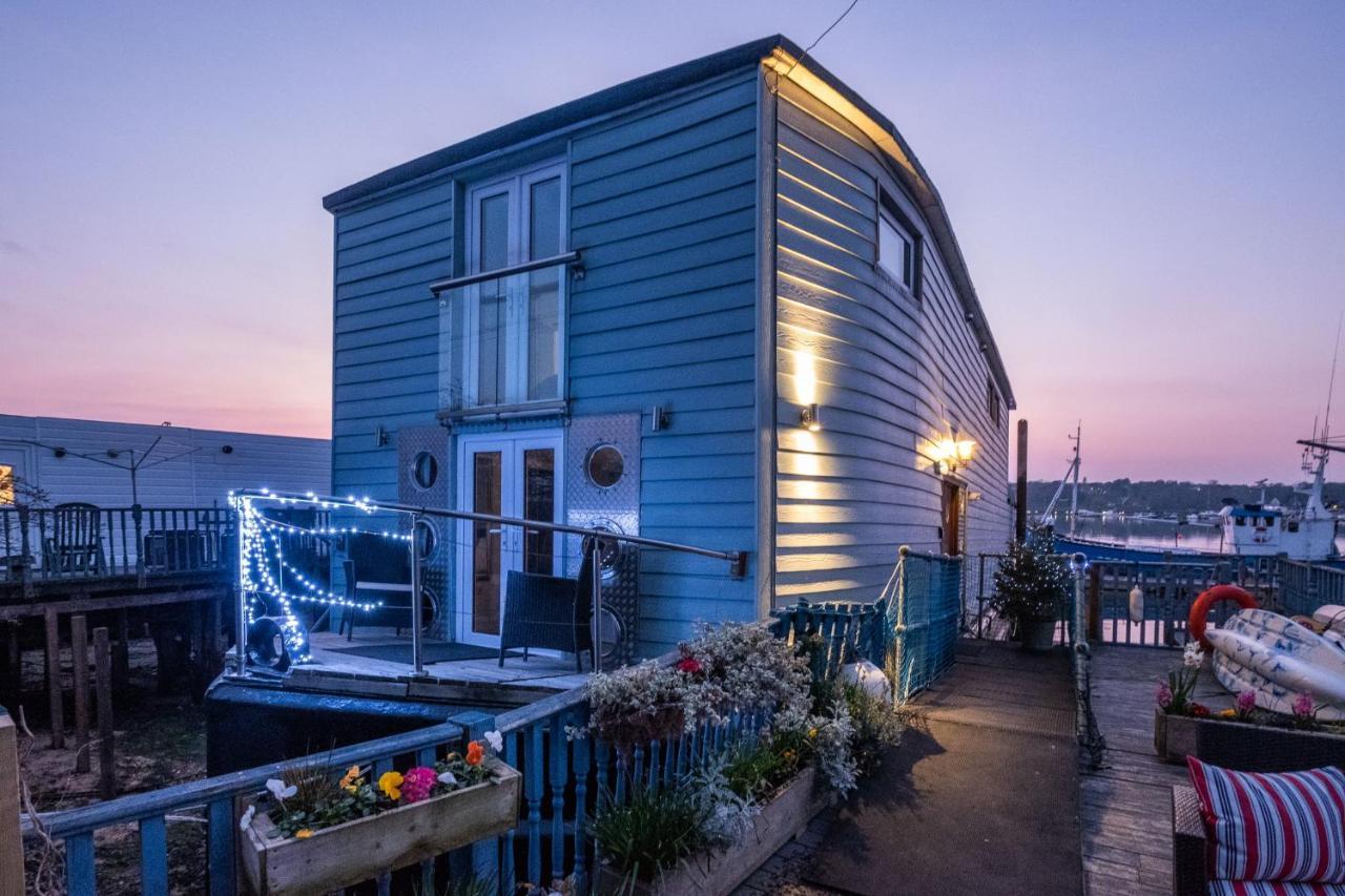 Bed and Breakfast Houseboat Harbourside View à Newport  Extérieur photo